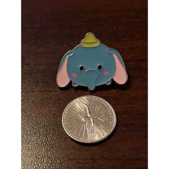 Disney Dumbo Tsum Tsum Series 1 Mystery Trading Pin - Picture 2 of 4